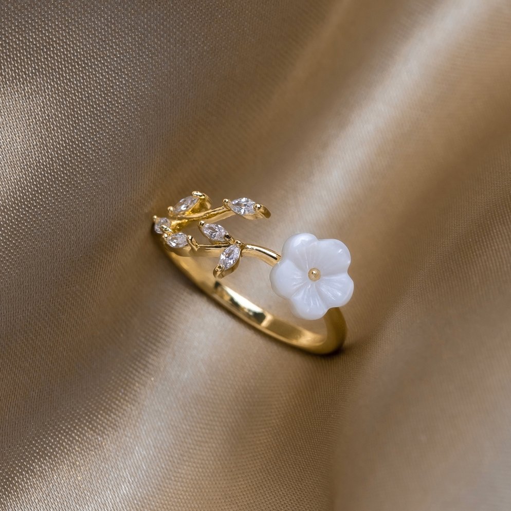 Bague Fleur Blanche Émaillée 0