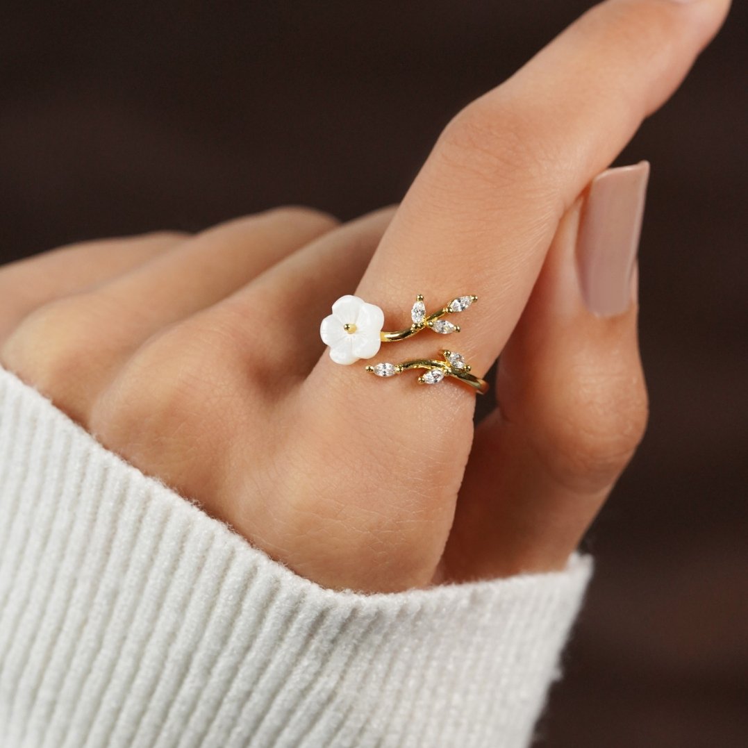 Bague Fleur Blanche Émaillée 4