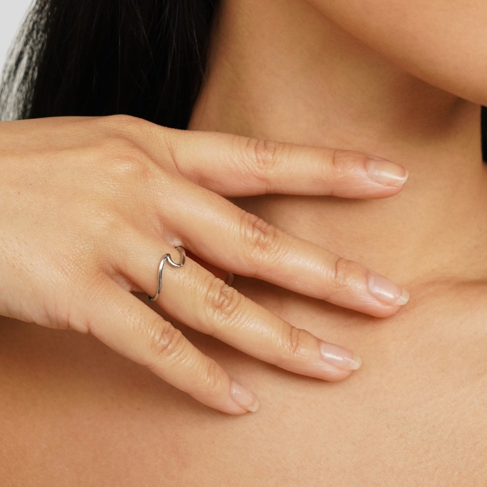 Bague Vague en Argent Minimaliste 1