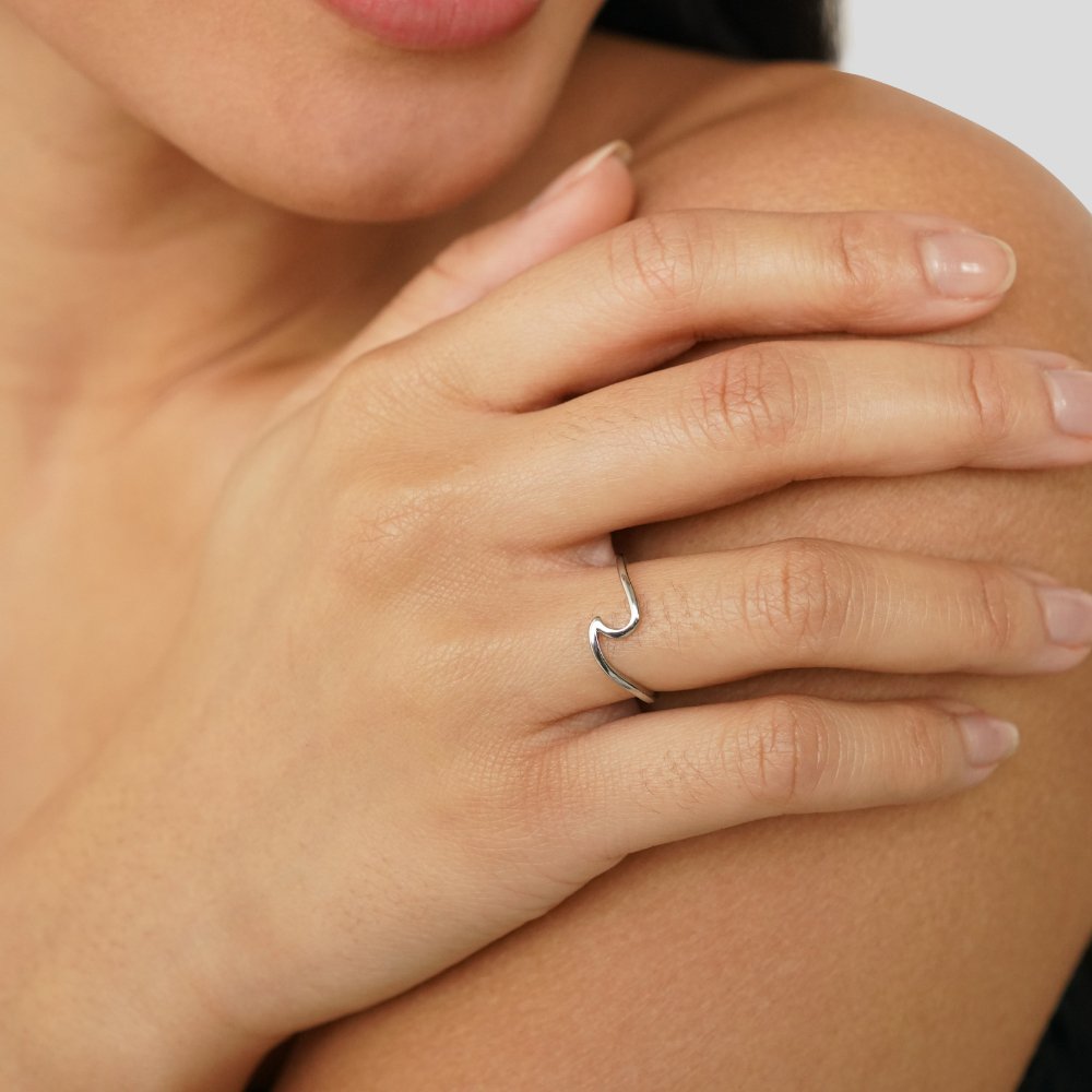 Bague Vague en Argent Minimaliste 2